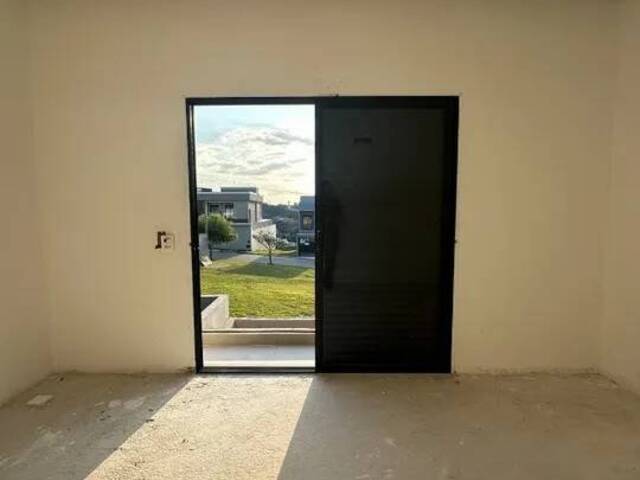Casa para Venda em Santana de Parnaíba - 5