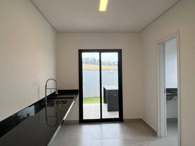 Casa para Venda em Santana de Parnaíba - 5