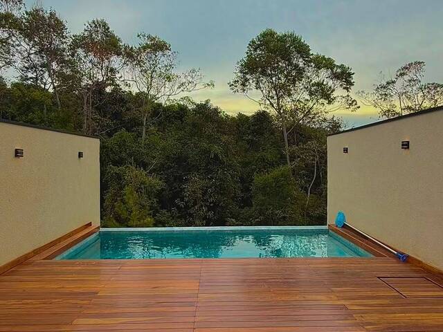 Casa para Venda em Santana de Parnaíba - 3